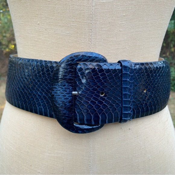 Beautiful Vintage Cobalt Blue Snakeskin & Leather Oversized Waist Belt - Picture 11 of 16